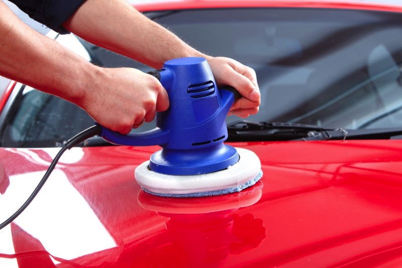 Auto polishing for red car